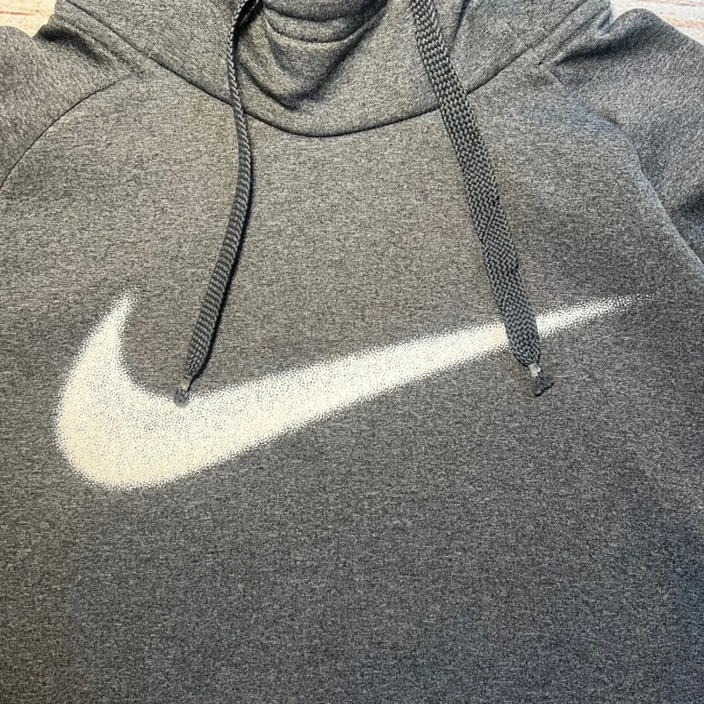Nike Dri-FIT‎ Pullover Hoodie Women's Medium Gray Sweatshirt Activewear Swoosh